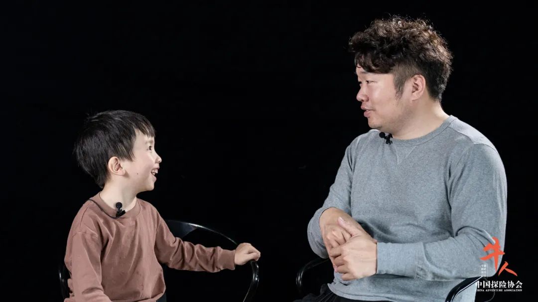 四岁开赛车,4岁开赛车