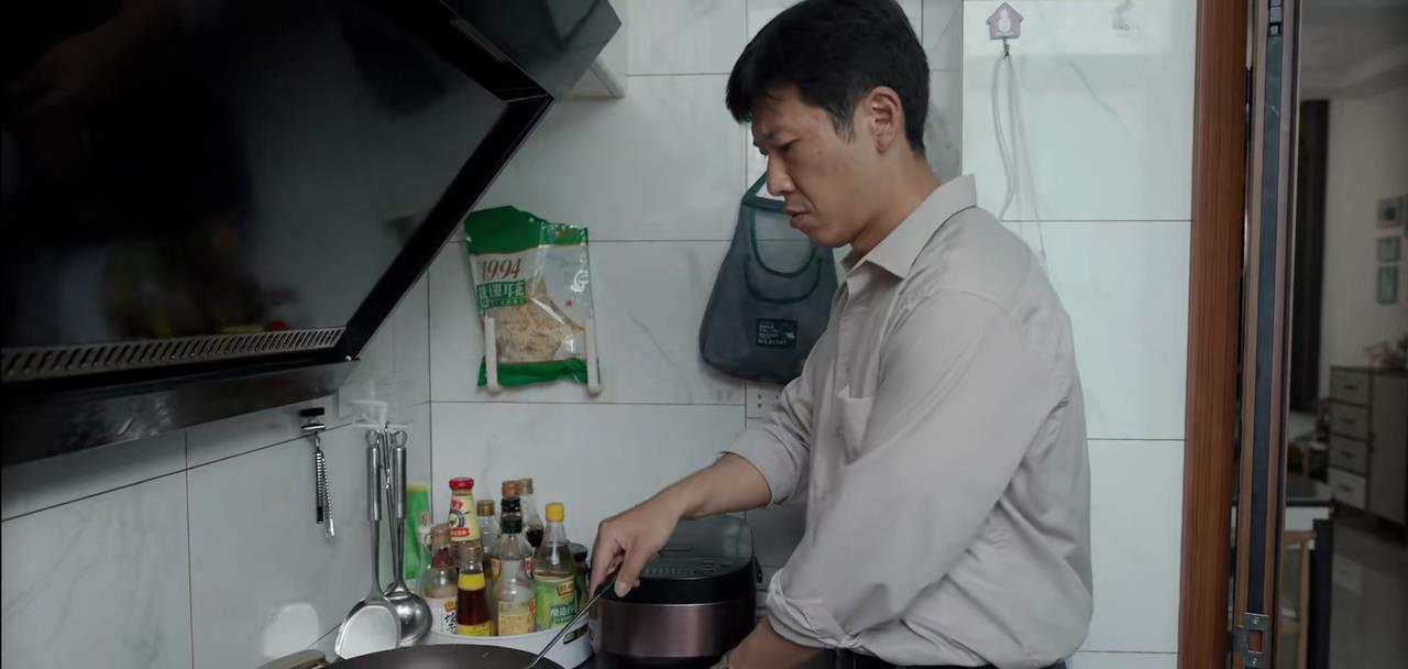 明明演技烂，还被硬捧成实力派，2023刚开年，这6位演员就露了馅