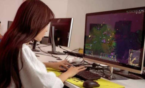 报电竞专业有什么出路,选电竞专业到底有没有好前途