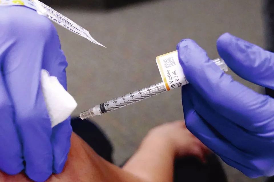 加拿大华人全家中招奥密克戎！康复过程太遭罪了…