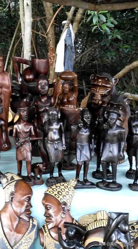 我逛黑人的木雕摊《我在安哥拉的日子374》