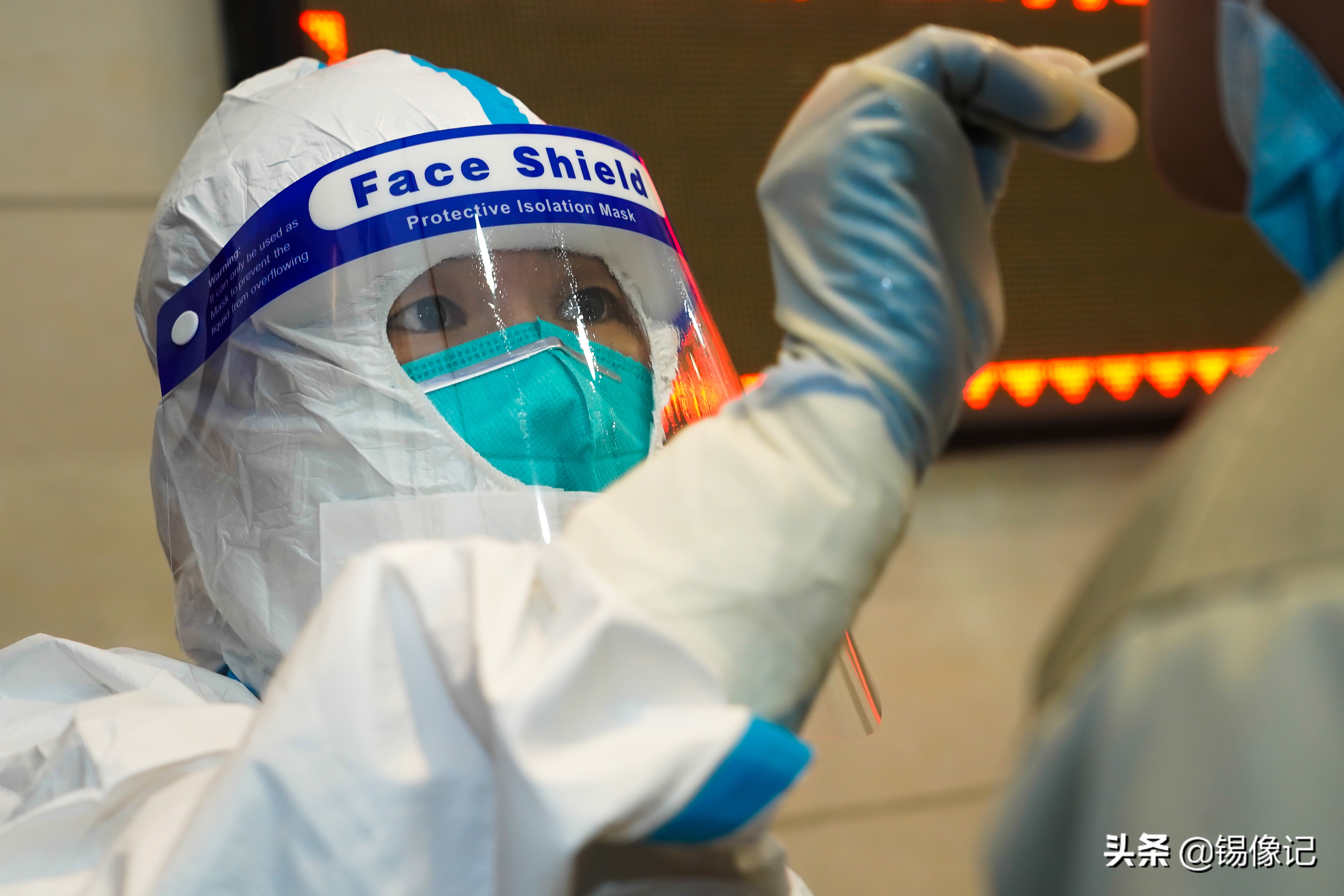 疫情防控众志成城守护家园,抗击疫情致敬疫情下的温暖守护者