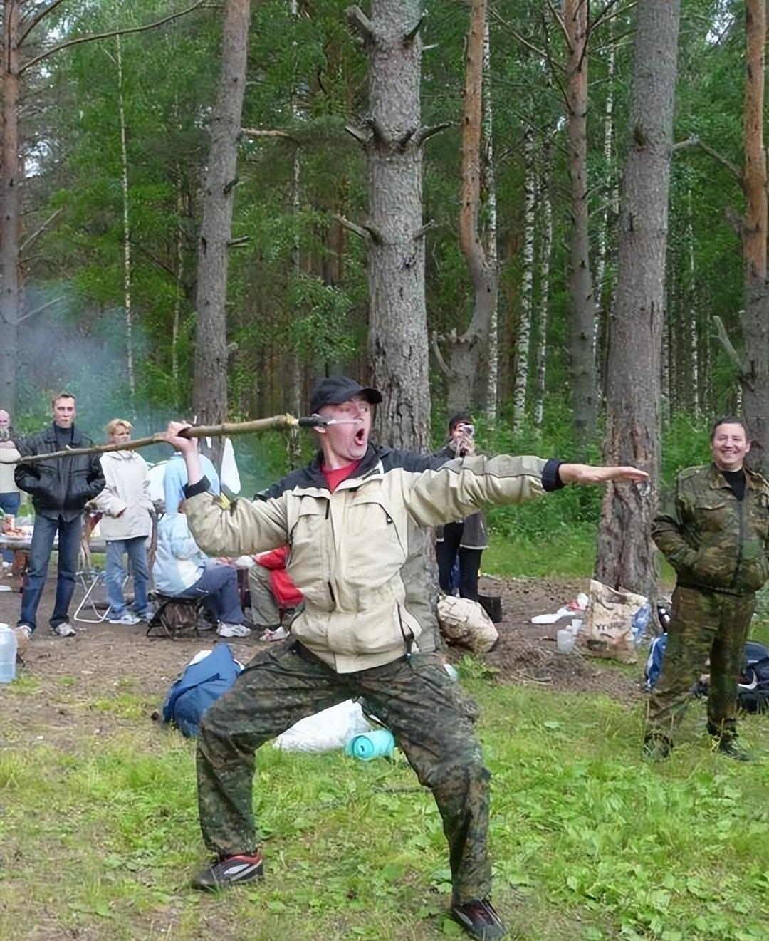 多功能野外生存刀燧石,国外户外生活使用的户外生存刀