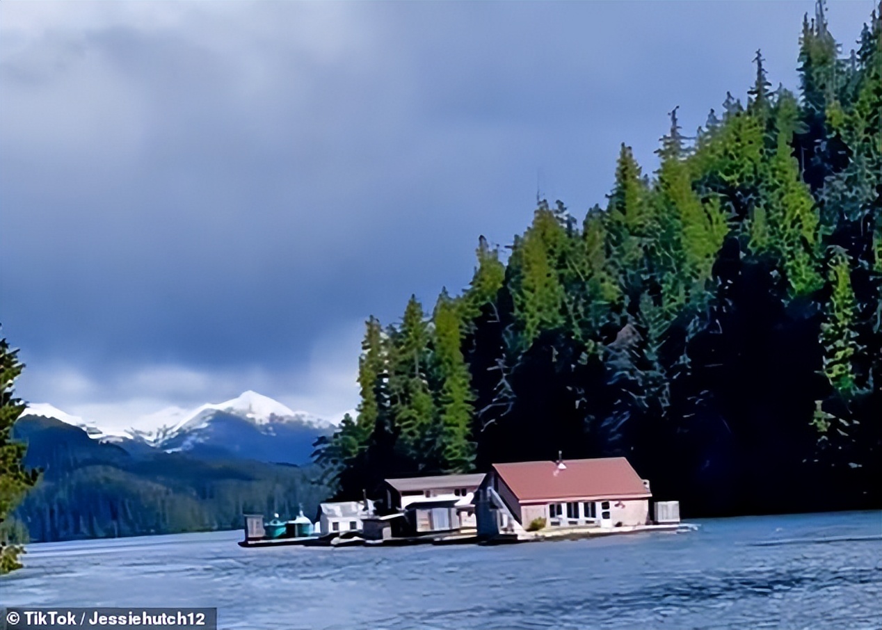 以捕鱼为生?!住BC梦幻水上之家百万网友围观的“神仙生活”!