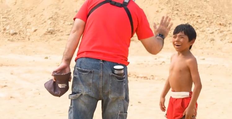 八角笼中的王宝强到底有多强,八角笼中王宝强几个动容的镜头