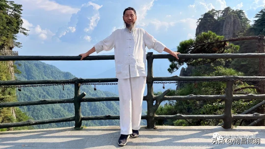 鍏竴鍎跨鑺傚叞鑺辫崏,鍏竴鍎跨鑺傜尓绗艰崏