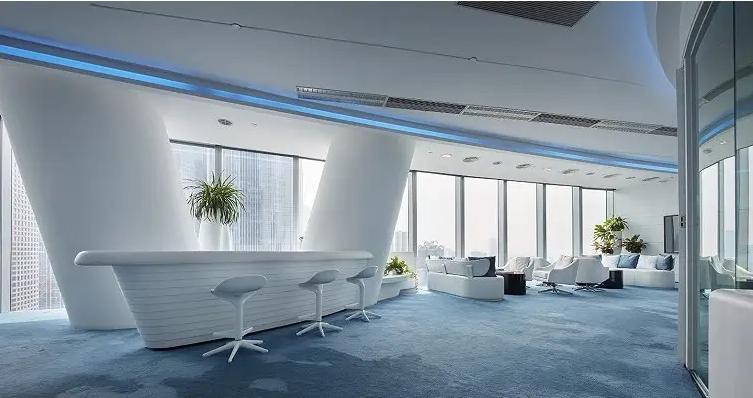 国外小哥假扮富二代混入上流社会,假扮富豪混进上流社会