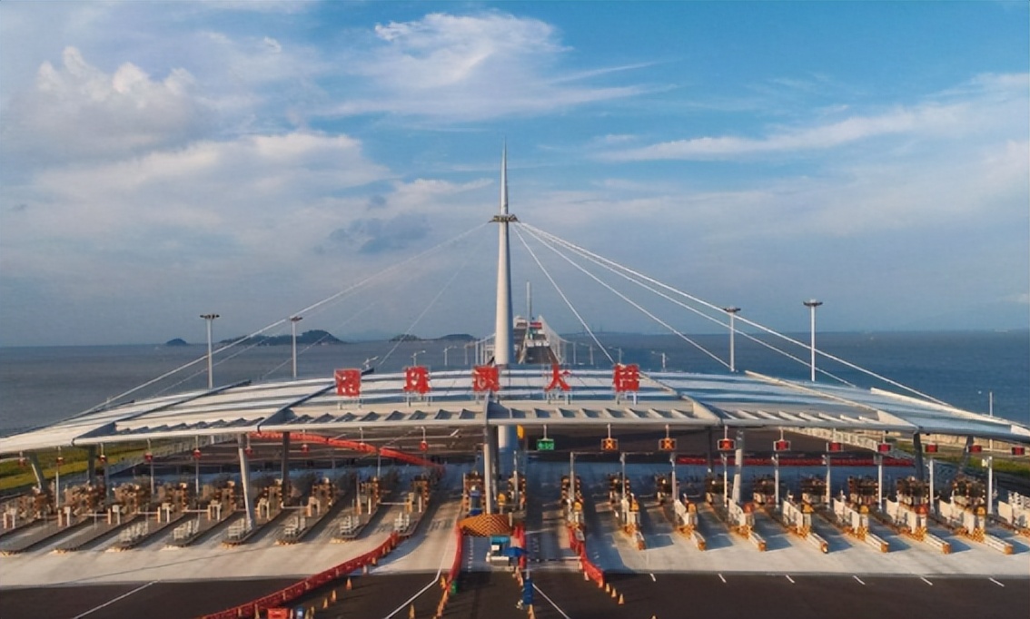 港珠澳大桥为什么车流那么少,港珠澳大桥实际意义何在车流稀少