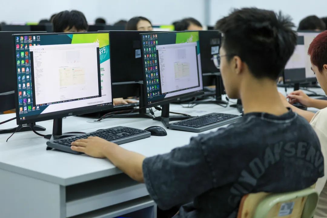 师姐带你飞！解锁这个国家级课程加持的学院有多牛！