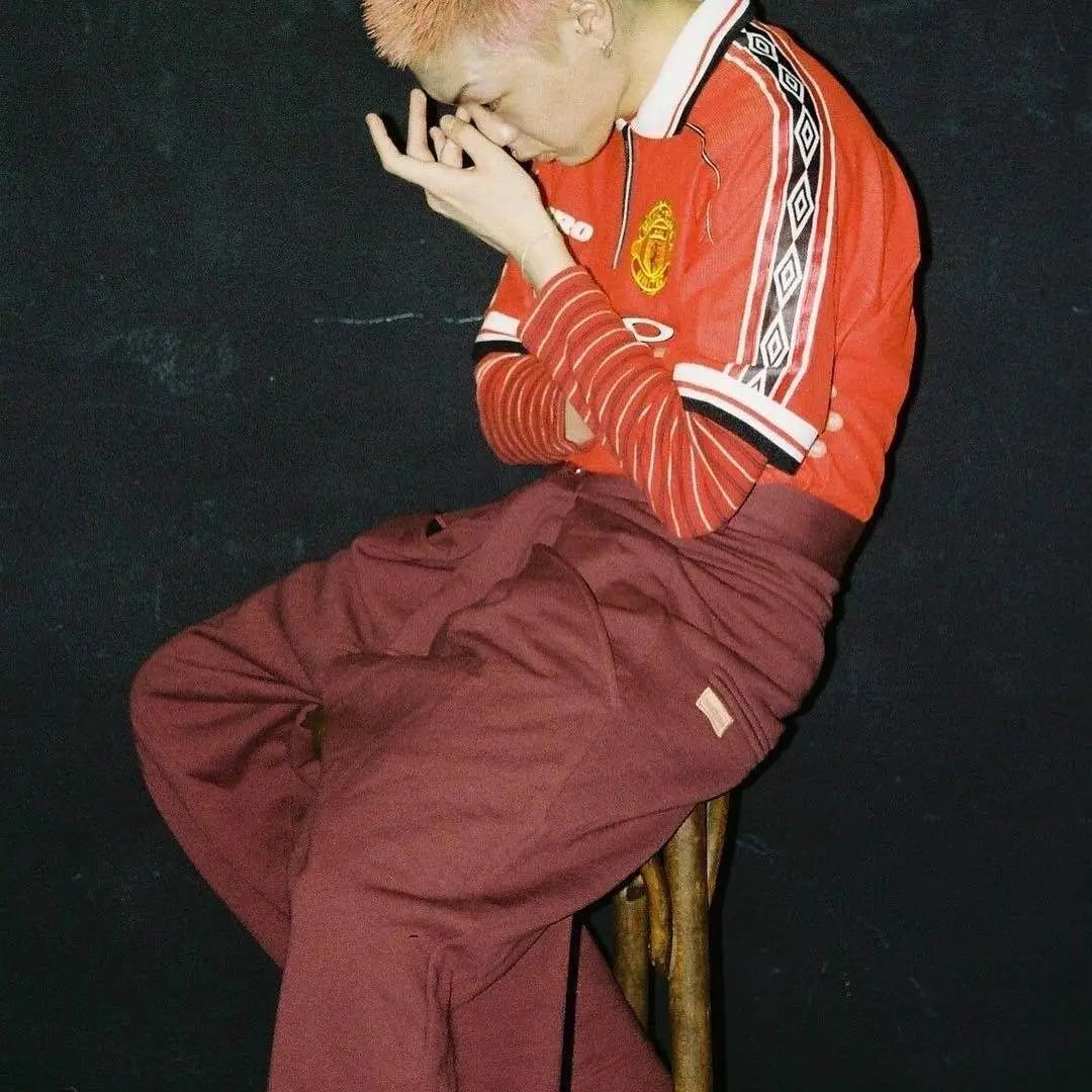 「足球流氓」文艺复兴，臭小子在姐姐圈再次得宠？