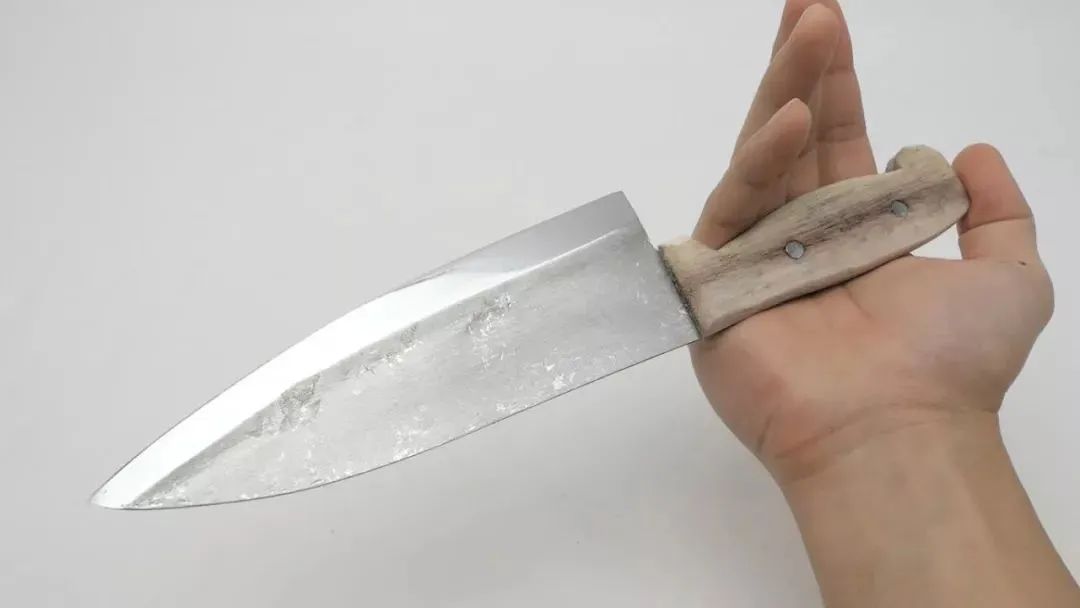 日本小哥用豆腐做刀,日本小哥铸刀全过程视频