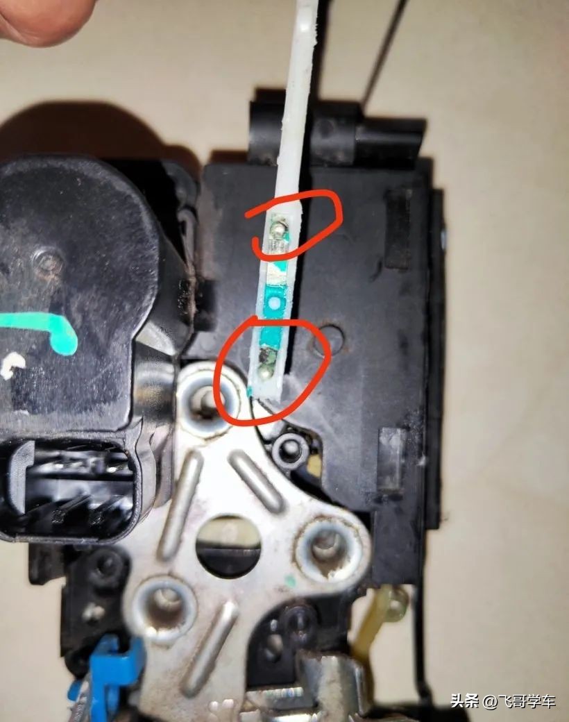 别克凯越车门锁异响和跳动,凯越锁车或者开锁反复跳动