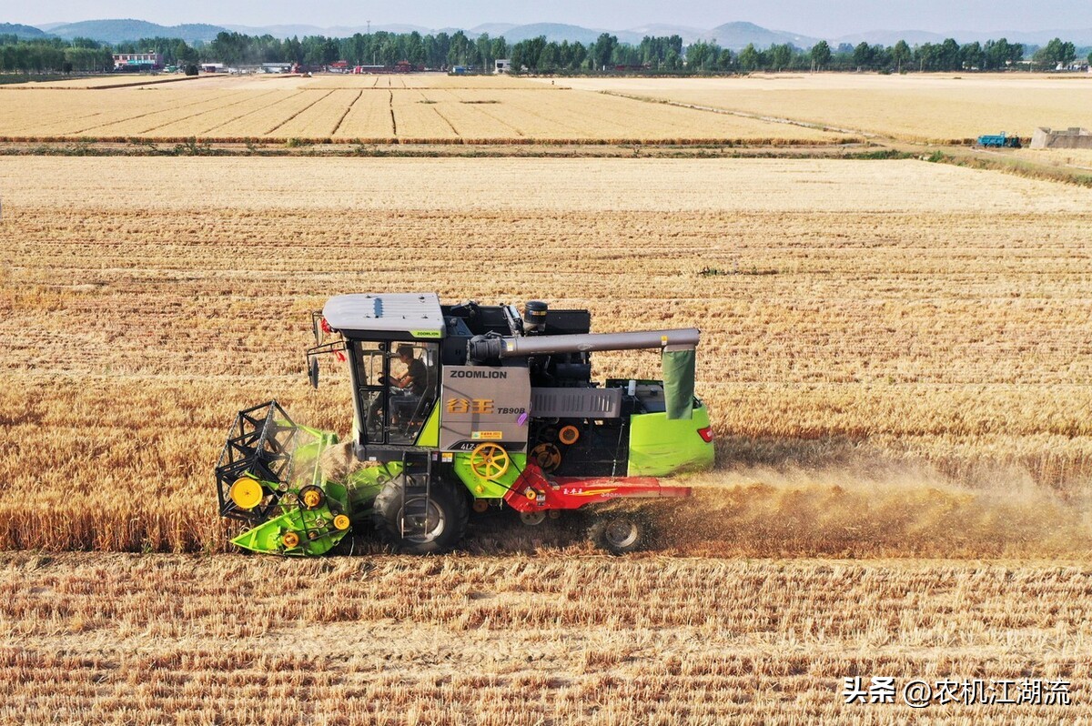 雷沃谷神和中联谷王,雷沃谷神小麦收割机最新款