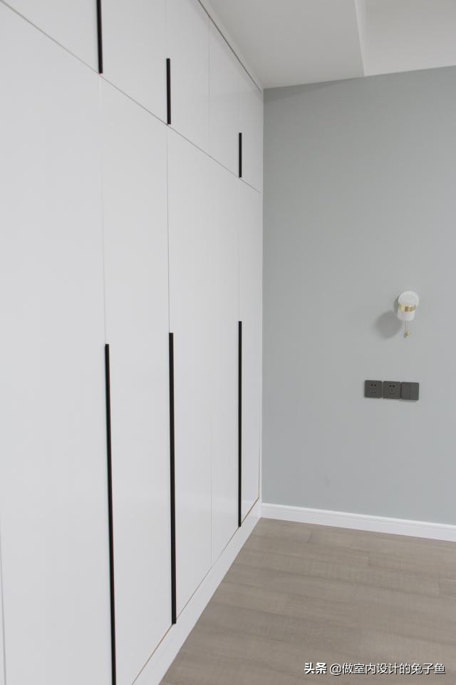 没吊顶衣柜怎么做到顶,衣柜没做到顶怎么解决