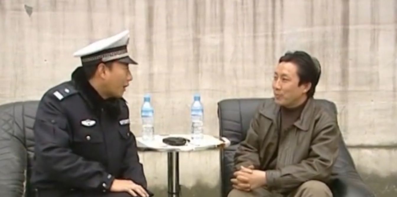 开不出罚单的谭乔经历了什么,谭乔警官开罚单