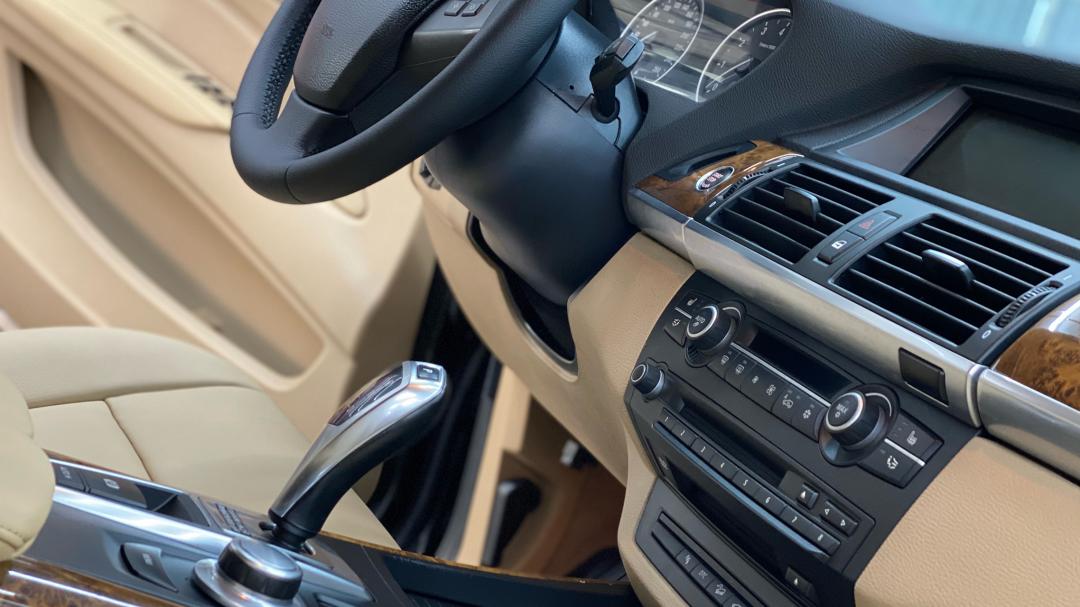 翻新整备一台老x5,翻新08年x5