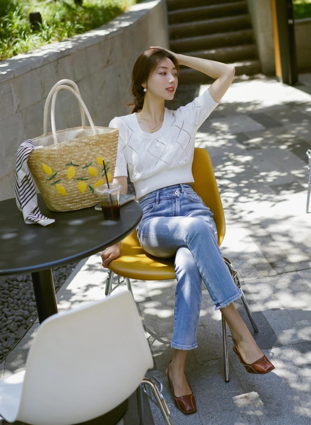 牛仔裤除了搭小白鞋还能搭什么鞋 (白色牛仔裤搭什么鞋子)