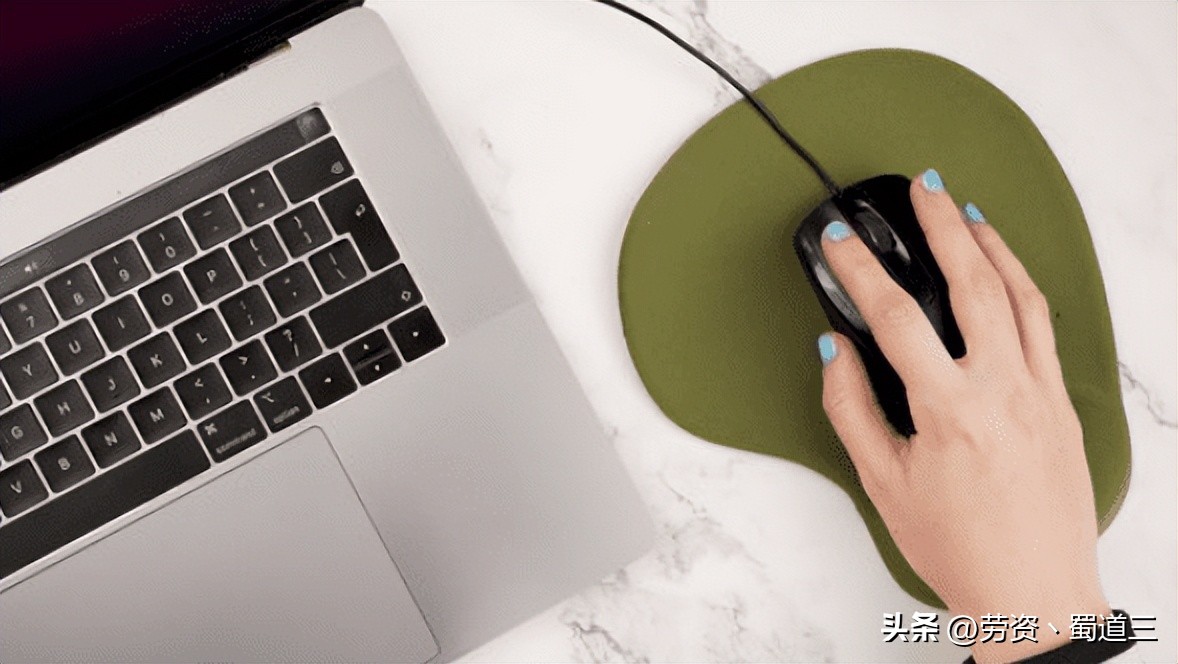 苹果鼠标握持方法,初学电脑鼠标教程