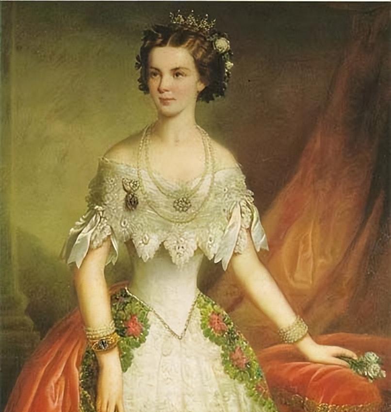 茜茜公主的美容秘诀曝光:血牛肉面膜+45公分腰围减肥法