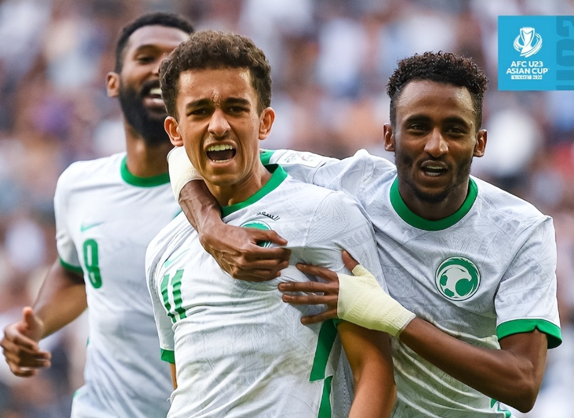 2-2被绝平！亚洲冠军遭羞辱，大5岁90分钟赢不了，法国队全是黑人