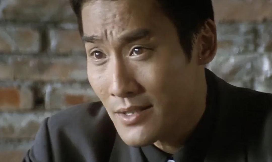 梁家辉亚洲第一美,梁家辉片场秀八块腹肌