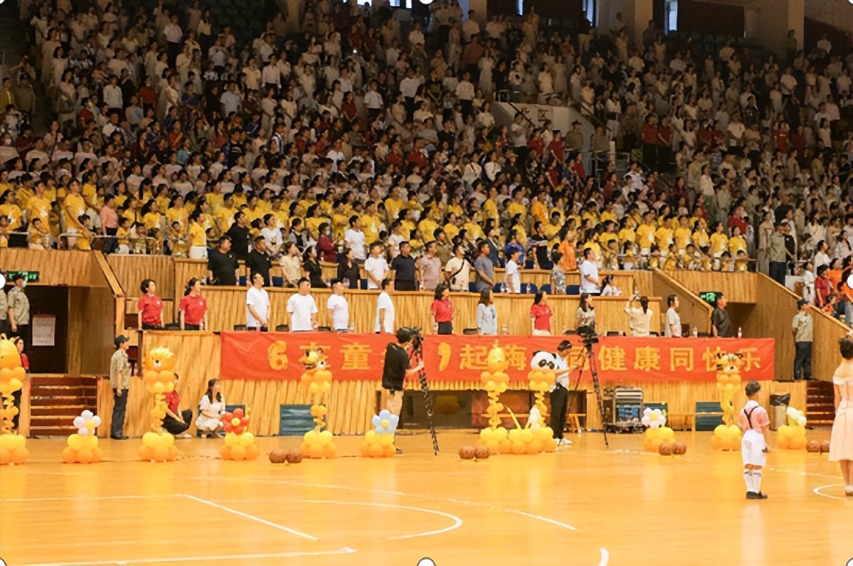 合肥市长江路幼儿园教育集团:举行“炫彩童年筑梦想舞动六一乐成长”庆六一亲子舞展示活动