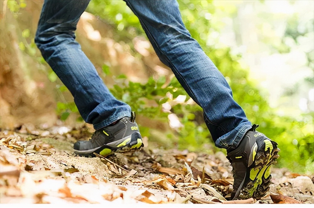 鞋子的重量在哪里看,鞋子的重量一般是多少