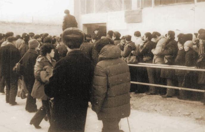 江西四特酒有谁喝过？80年代香饽饽，专家喝完懵了，如今已成酒王