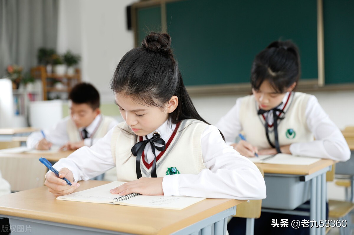 已知圆锥体积求高,已知圆锥的表面积和底面半径求高