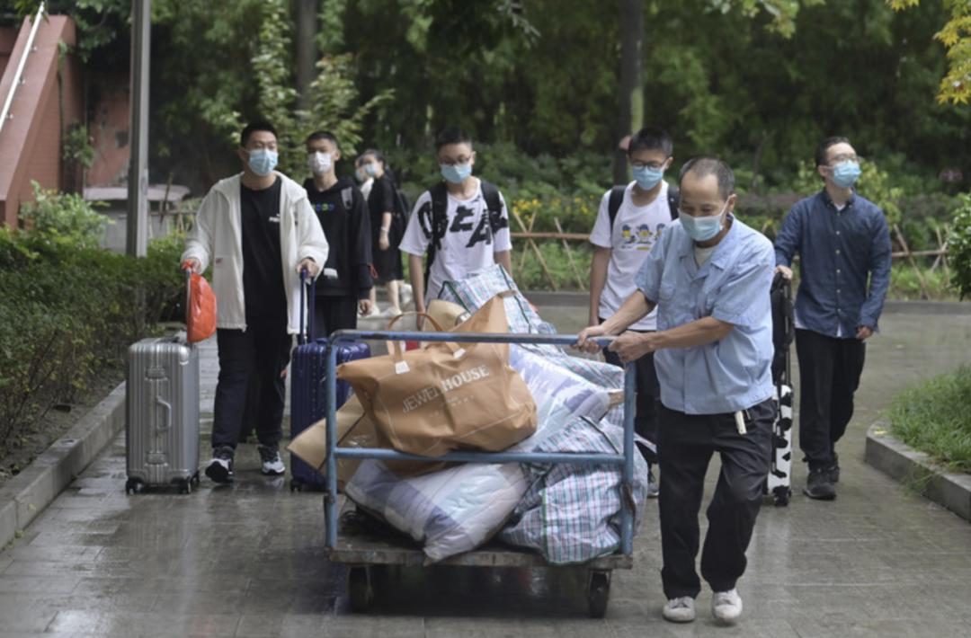 再见了，小盆友——9月19日成都家长成功“解除居家”……