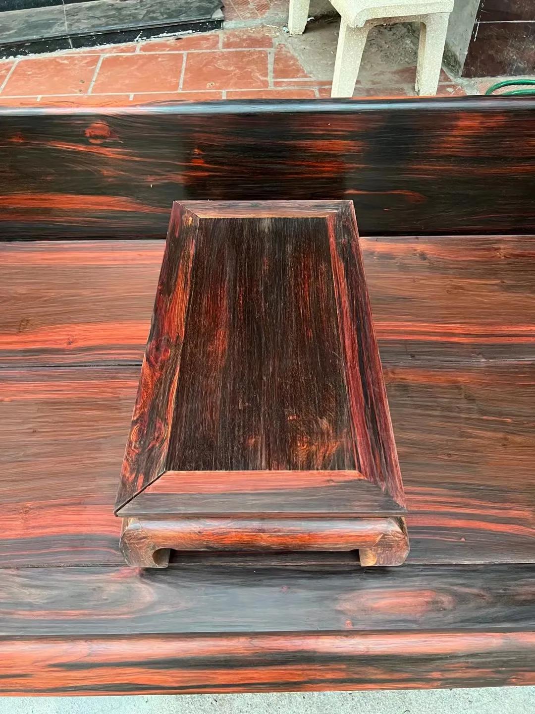 广州大红酸枝交趾黄檀雕花罗汉床,大红酸枝精品全独板罗汉床