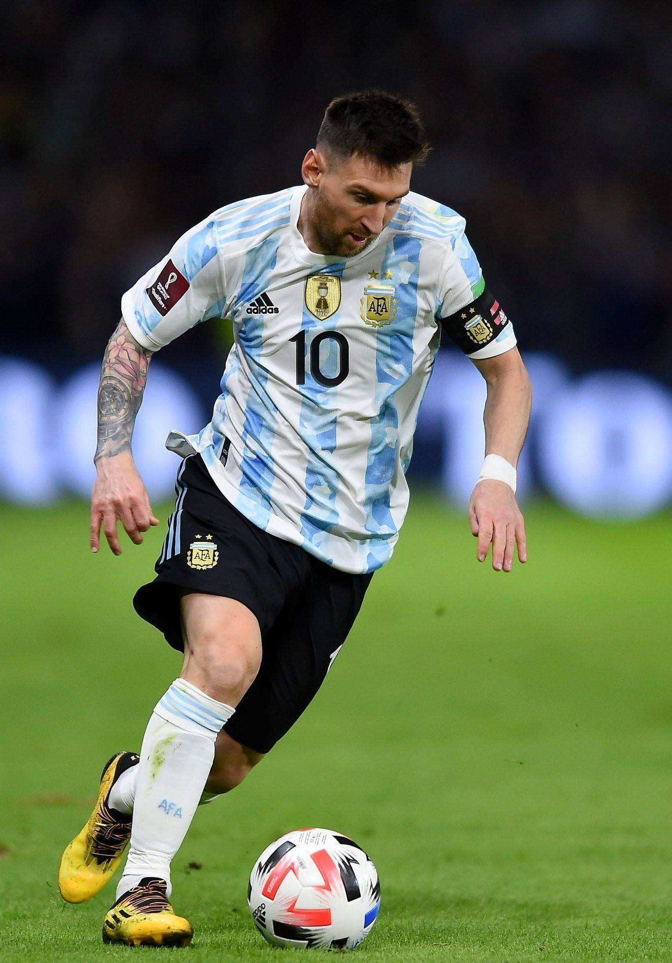 梅西对荷兰老帅范加尔到底说了啥,范加尔谈梅西世界杯动作