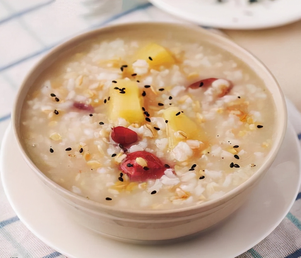 过敏性咳嗽忌口的食物一览表,孩子咳嗽饮食注意忌口什么食物