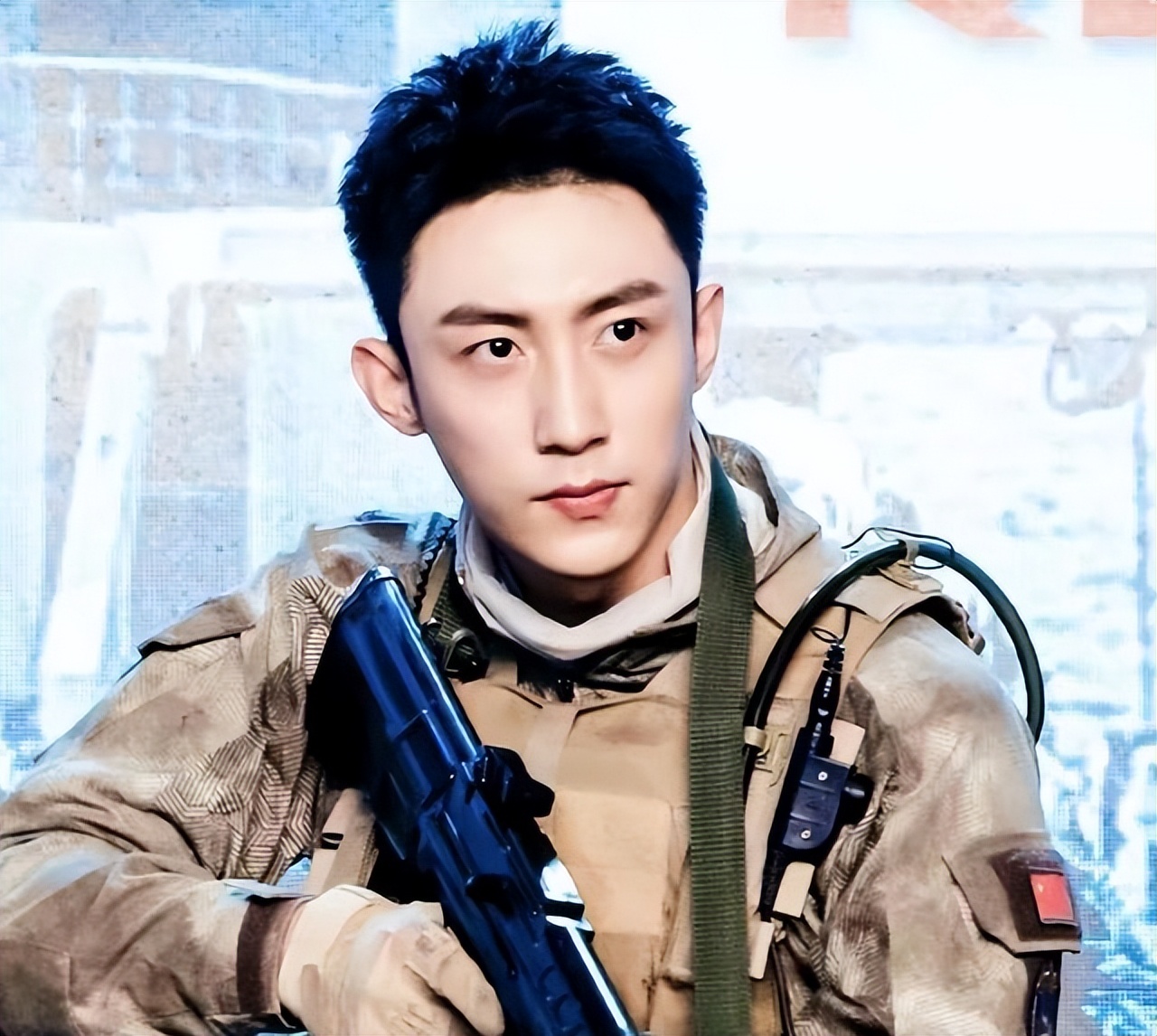 烤瓷牙牙缝发黑怎么处理,娱乐圈谁的牙齿不是烤瓷牙