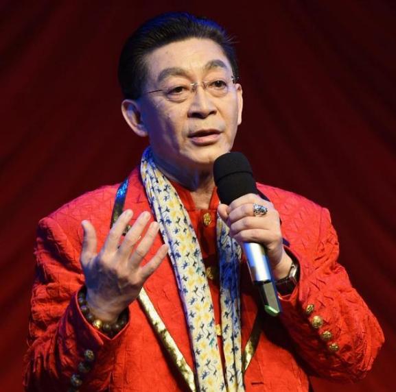 六小龄童哭灵,六小龄童唐僧送行