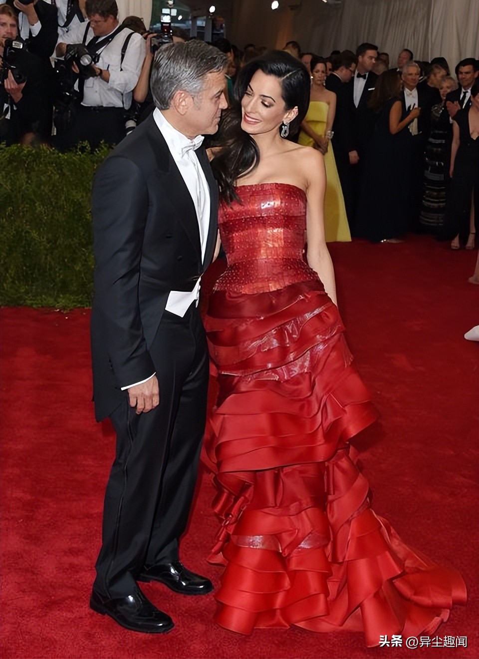 乔治克鲁尼与妻子阿迈勒,好莱坞巨星乔治克鲁尼老婆