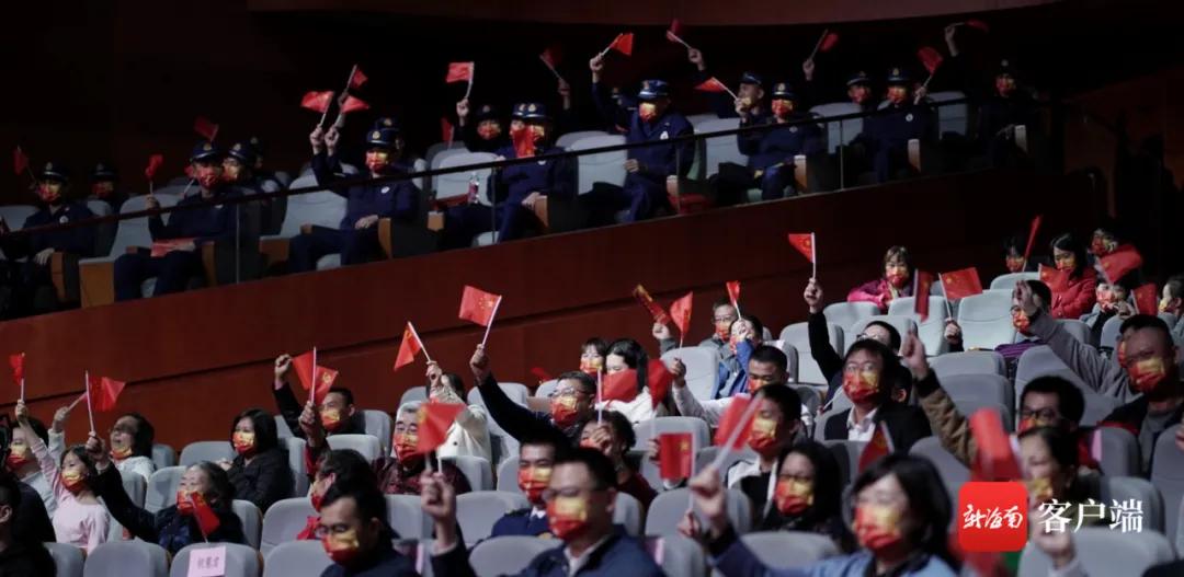 满满的感动夜空中最亮的星朗诵,满满的感动特别暖心