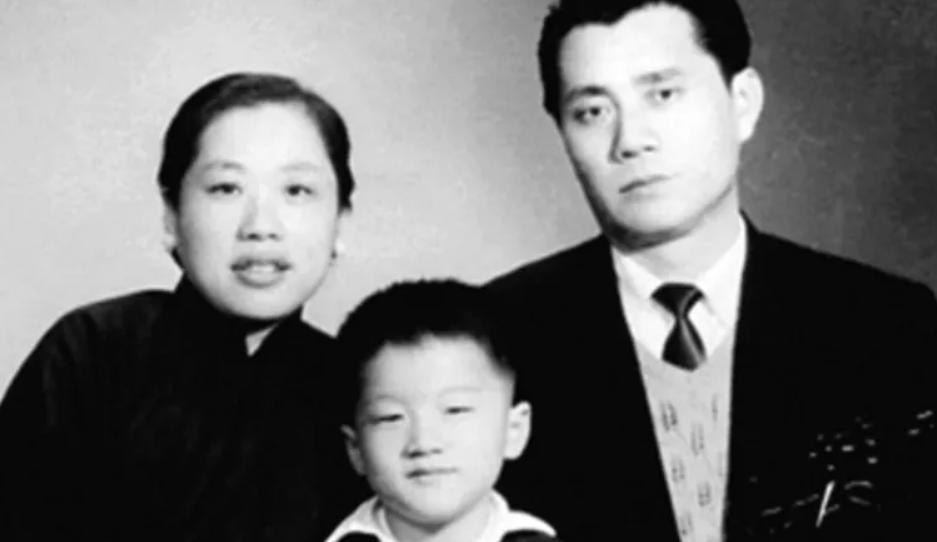 成龙叫房仕龙还是陈港生,成龙姓房为什么叫陈港生