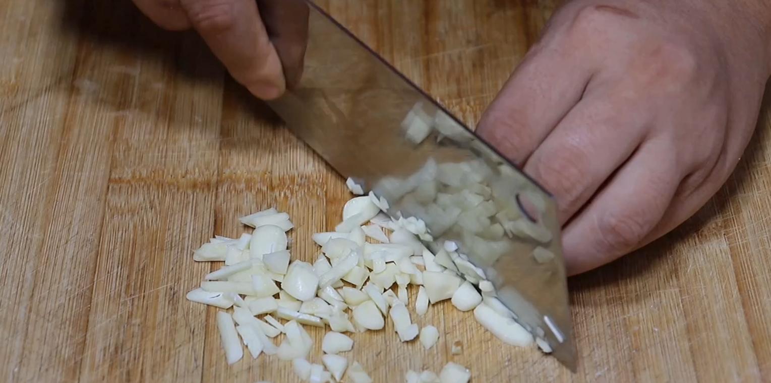 怎么用牙签脱骨鸡爪最快,无骨鸡爪怎么去骨详细慢教程