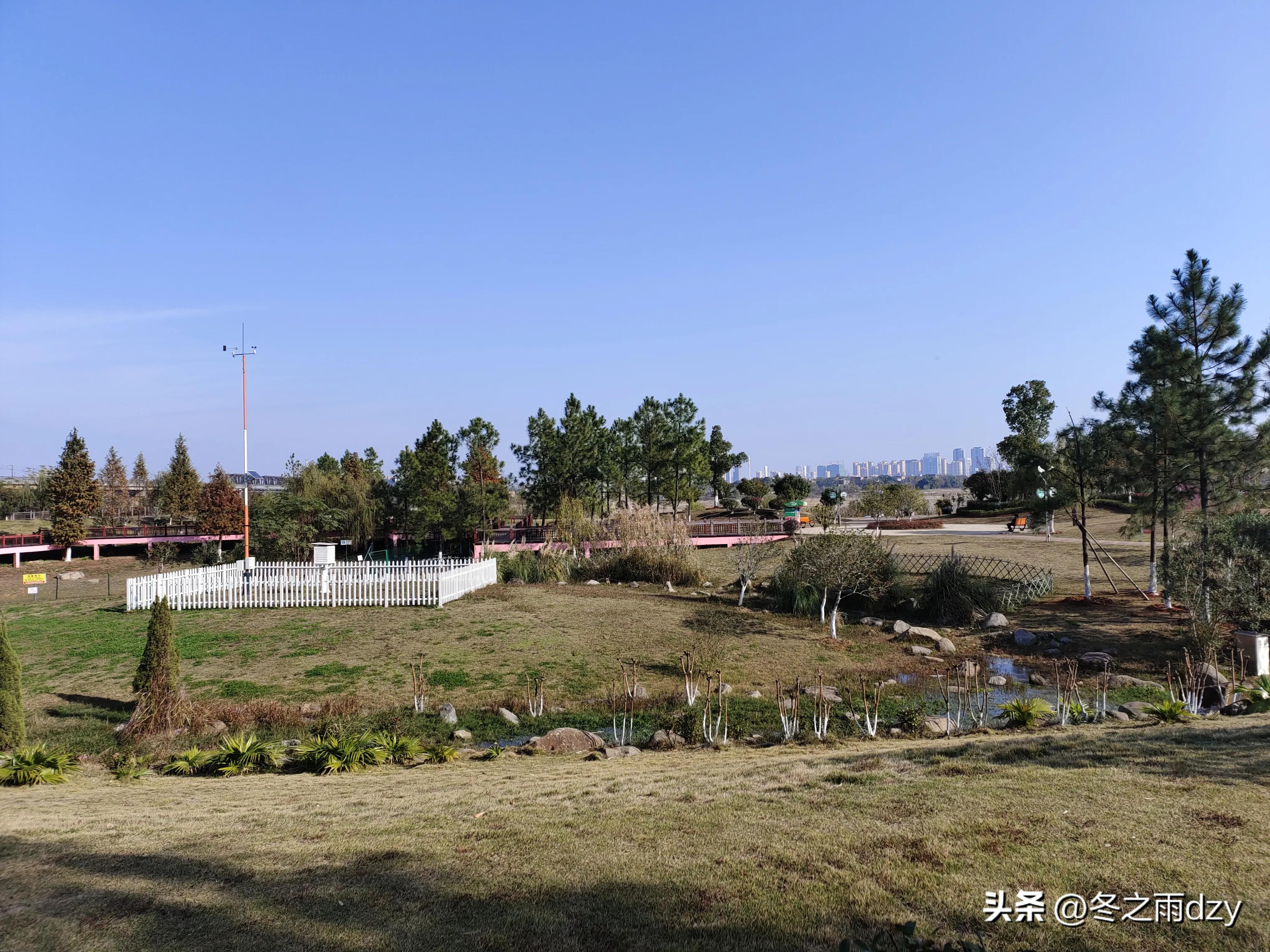 南昌舰主题园凤凰洲湿地公园,凤凰洲建军广场