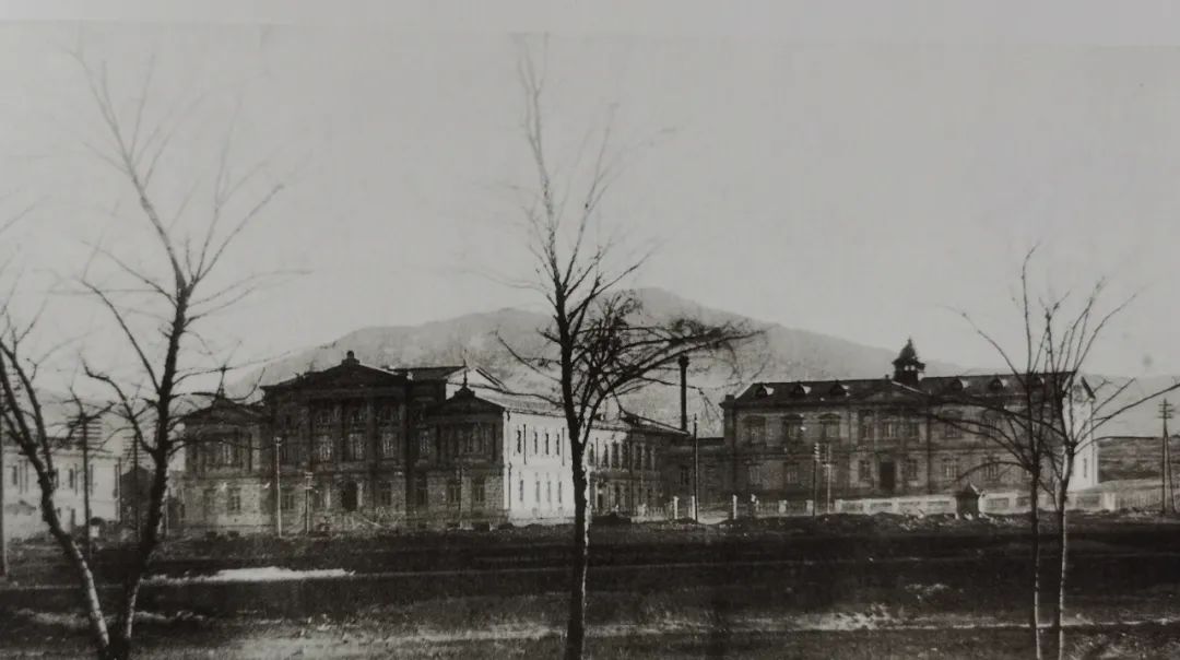 鍔冲姩鍏洯鐏溅澶翠綋鑲插満,婊￠搧