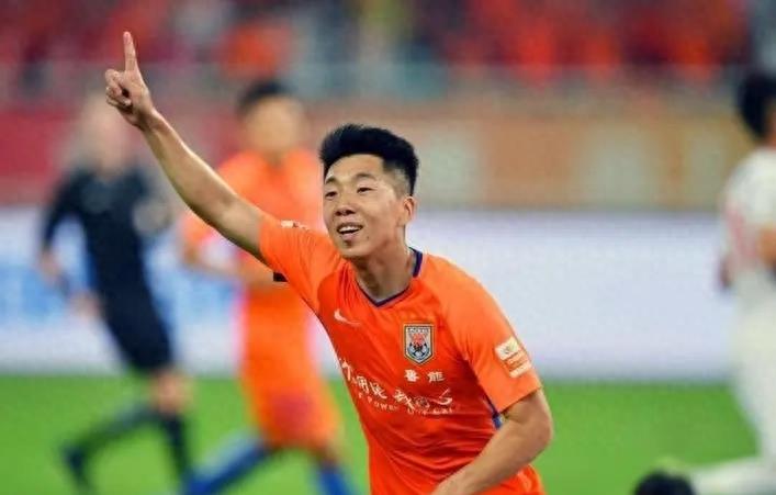 根上烂了！媒体人：中国男足至少1百人*球赌**！*家庄**已逃往海外