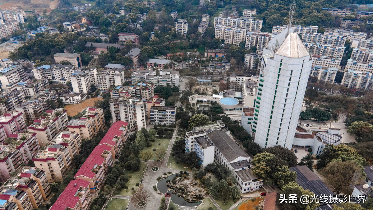 重庆邮电大学：三非院校翘楚，本科毕业进华为，月入过万不是梦