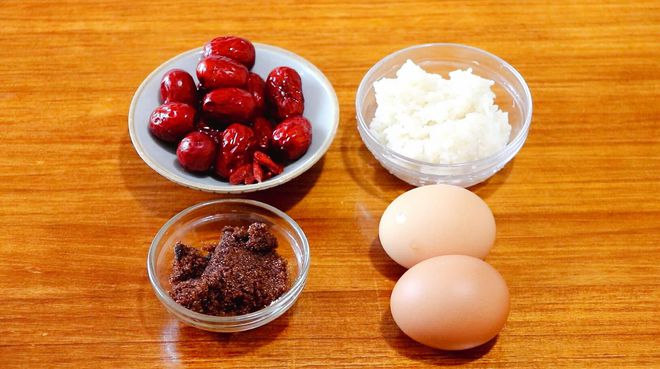 即食醪糟怎么吃补气血,体虚的人应该喝什么汤