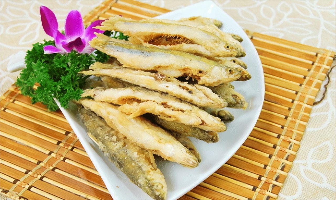 野钓白条鱼很简单教你4个钓法,钓白条鱼的最佳时间秋季钓白条