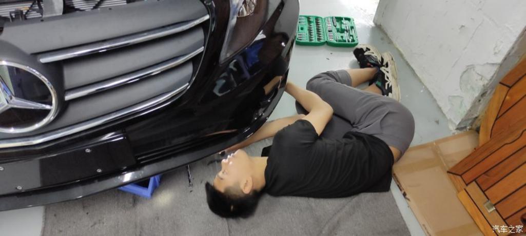 青岛奔驰商务威霆改装联系方式,威霆改装迈巴赫内饰