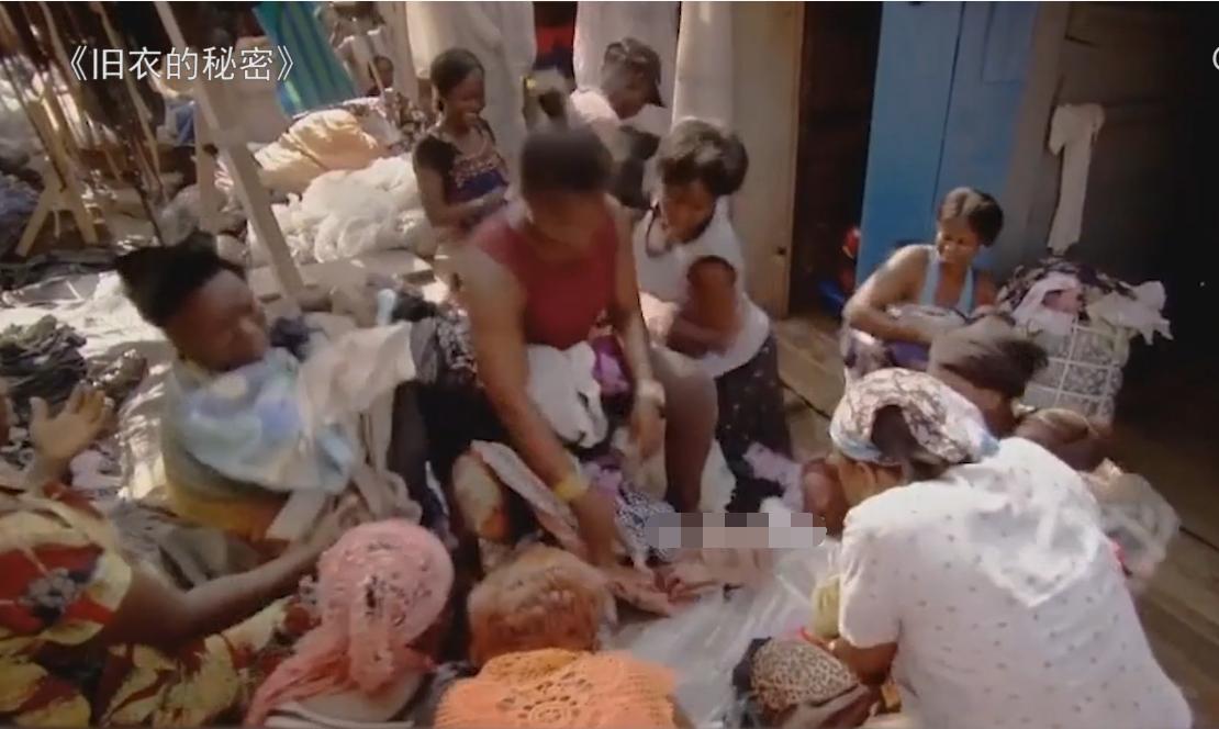 在非洲卖二手衣服到底有多暴利？一天赚25万，这些衣服都来源中国