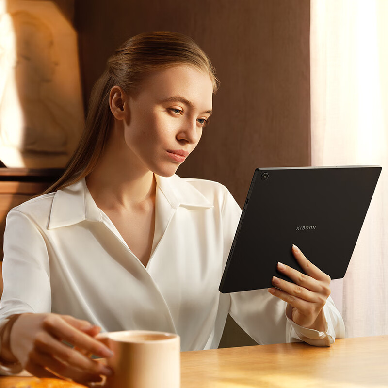 小米二合一平板电脑，12.4英寸Win11键盘套装，搭骁龙8cxGen2