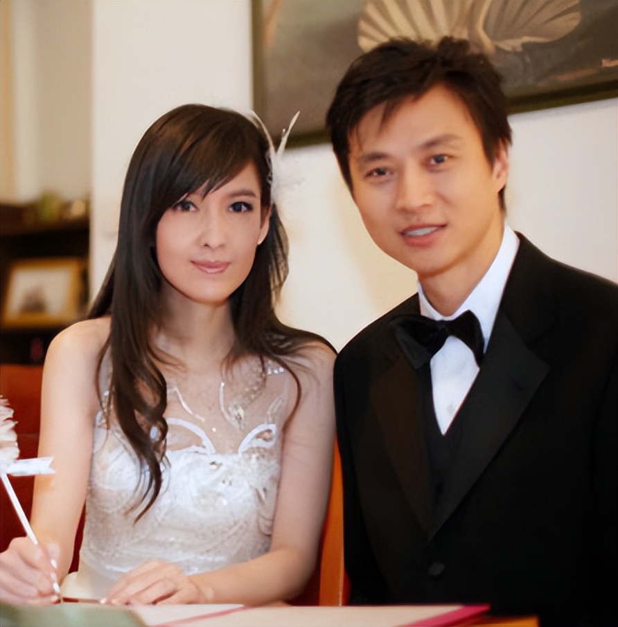 狂揽*钟金**奖、歌坛天后、美艳亲王，她们貌美有才却被伴侣无情伤害