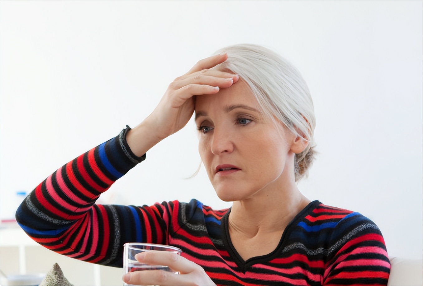 女人绝经后为什么不想再生,女人为什么会绝经后就不怀孕了